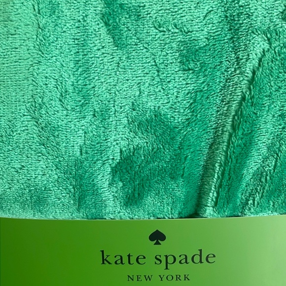 Kate Spade - Soft Cozy Blanket - Picture 2 of 3
